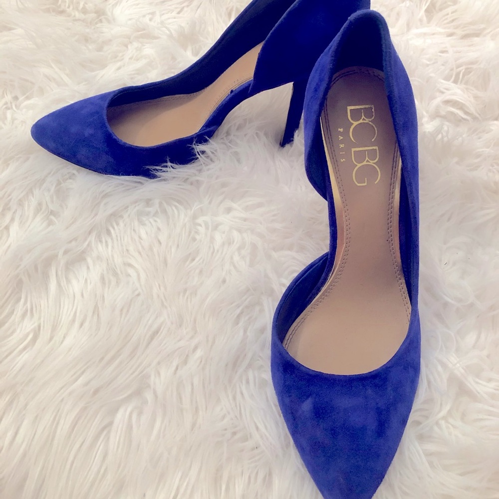 BCBG Suède pumps